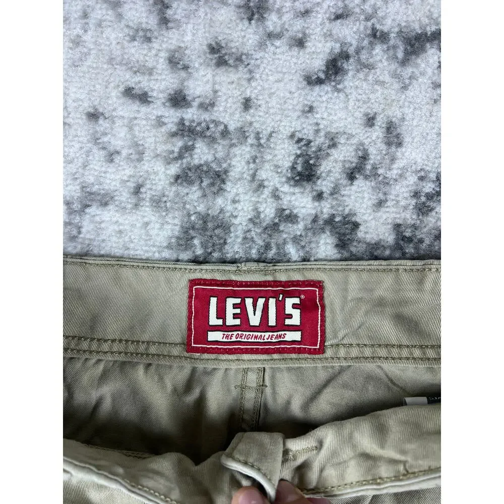 Levis size 32